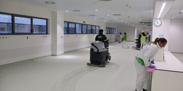 Comienzan las tareas de limpieza de los más de 74.000 metros cuadrados del nuevo Hospital Universitario de Cuenca