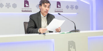 David García asegura que el Ayuntamiento de Guadalajara actúa con responsabilidad y prioriza la seguridad con la caldera del colegio Pedro San Vázquez”