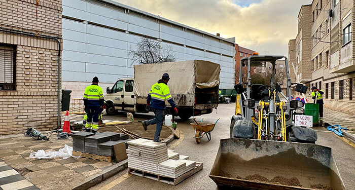 El Ayuntamiento de Cuenca continúa con el Plan de Mantenimiento Urbano con el arreglo del acerado y baldosas en el barrio de Casablanca