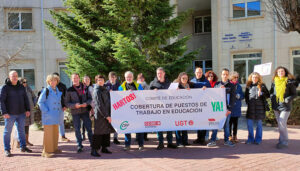 El Comité de Empresa de Educación en Cuenca se concentra ante la difícil situación de los centros educativos por la falta de trabajadores