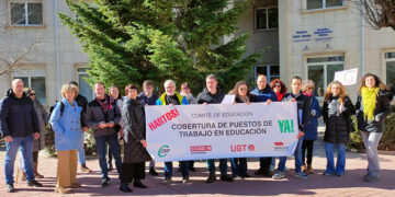 El Comité de Empresa de Educación en Cuenca se concentra ante la difícil situación de los centros educativos por la falta de trabajadores