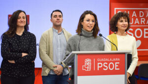 El PSOE lo tiene claro Las Navidades de Guarinos han vuelto a ser un fracaso, con calles vacías y obligando a la gente a disfrutarlas en otras ciudades