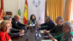 El comisionado del Gobierno de España para la reconstrucción de los daños provocados por la DANA visita Mira y Aliaguilla