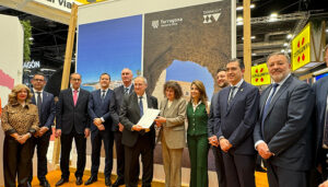 El ministro de Turismo recibe en Fitur a los alcaldes del Grupo de Ciudades Patrimonio