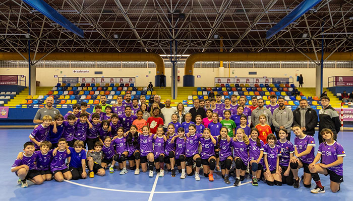 El polideportivo David Santamaría luce ya nueva pista renovada y ultima las obras para el arreglo de su cubierta El polideportivo David Santamaría luce ya nueva pista renovada y ultima las obras para el arreglo de su cubierta