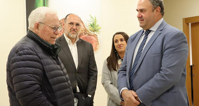 El sector cárnico genera en Castilla-La Mancha en torno a 10.000 empleos, lo que lo convierte en un motor económico y de desarrollo 1 El sector cárnico genera en Castilla-La Mancha en torno a 10.000 empleos, lo que lo convierte en un motor económico y de desarrollo