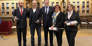 Emotivo acto de entrega de Medallas como Hijos Predilectos y Adoptivos de Cuenca a M. Carmen Martínez-Villaseñor, Joaquín Caparrós, José López y Torner