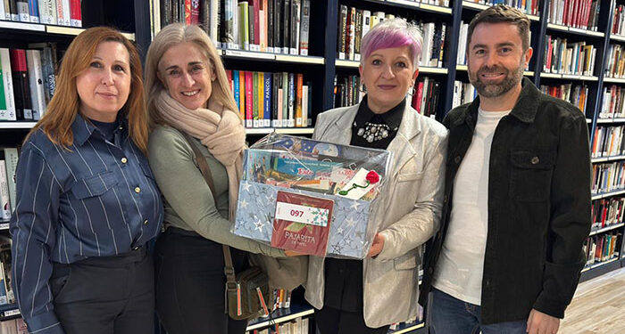 Entregadas las Cestas Literarias de Cabanillas de la pasada Navidad