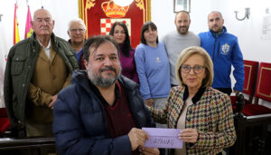 Fuentenovilla entrega la recaudación de su marcha solidaria a APANAG