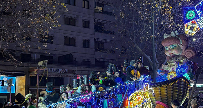 La Cabalgata de Reyes llena de magia e ilusión las calles de Cuenca