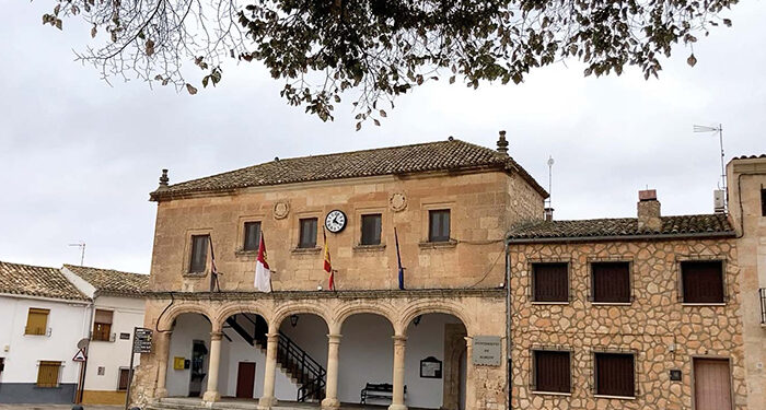 IU denuncia que la alcaldesa de Alarcón insulta a su concejal llamándola “mosquita muerta”