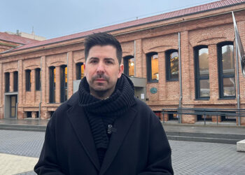 El PSOE denuncia que Guarinos priva a la ciudad de un equipo de apoyo a la Infancia y Adolescencia de la Junta y que implantó Alberto Rojo, por sectarismo El PSOE denuncia que Guarinos priva a la ciudad de un equipo de apoyo a la Infancia y Adolescencia de la Junta y que implantó Alberto Rojo, por sectarismo