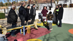 La Diputación de Cuenca invierte 6.800 euros en mejorar el equipamiento deportivo del colegio de Castillo de Garcimuñoz