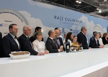 La Federación de Turismo y Hostelería de Guadalajara participa en la inauguración de FITUR 2025