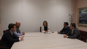 La Junta Directiva de AJE Guadalajara mantiene una reunión con Ana Guarinos