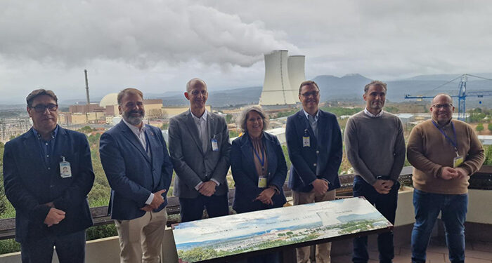 La Junta pide desde Trillo al Gobierno central las redes de distribución y transporte necesarias para poder seguir avanzando en su autonomía energética 1 La Junta pide desde Trillo al Gobierno central las redes de distribución y transporte necesarias para poder seguir avanzando en su autonomía energética