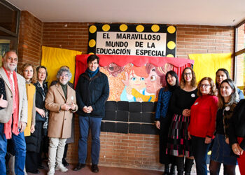 La Junta traslada su reconocimiento al cineasta Pedro Solís en la proyección “más especial” de Buffalo Kids