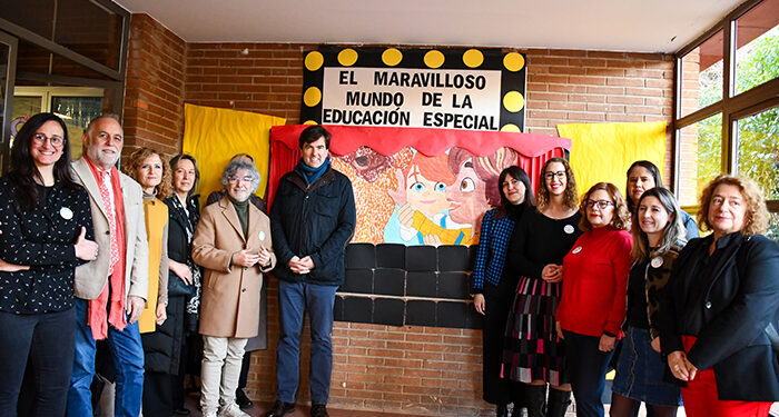 La Junta traslada su reconocimiento al cineasta Pedro Solís en la proyección “más especial” de Buffalo Kids