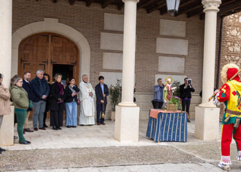 La botarga de Taracena volvió a realizar su pasacalles junto a los vecinos por San Ildefonso