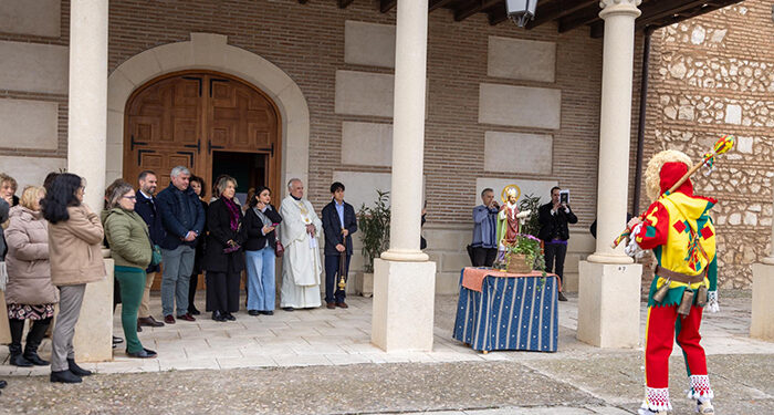 La botarga de Taracena volvió a realizar su pasacalles junto a los vecinos por San Ildefonso 1 La botarga de Taracena volvió a realizar su pasacalles junto a los vecinos por San Ildefonso