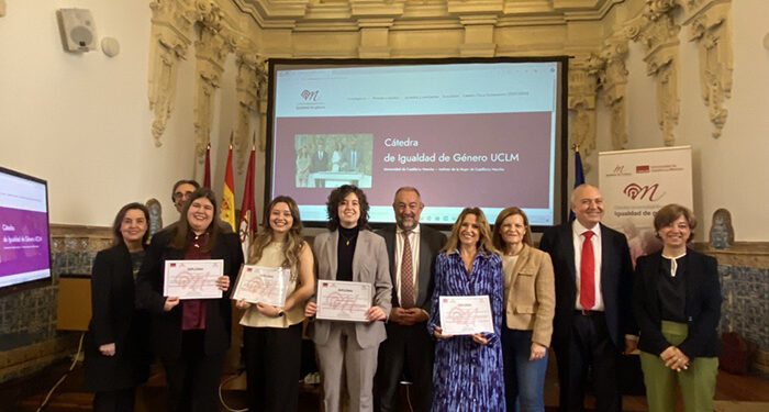 La estudiante del Grado en Enfermería del Campus de Cuenca Clara Sanz Ayllón gana el Premio TFG sobre igualdad de género de la UCLM