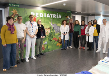 La planta de Pediatría del Hospital de Guadalajara estrena decoración, que invita a los pequeños pacientes a recorrer hábitats del mundo