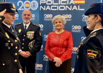 La subdelegada del Gobierno en Cuenca felicita a la Policía Nacional por su “profesionalidad y diligencia” con motivo de su aniversario