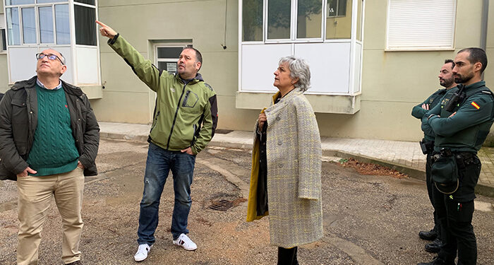 La subdelegada del Gobierno en Cuenca visita los cuarteles de la Guardia Civil en Montalbo y Saelices