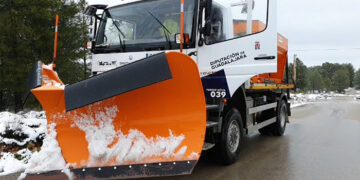Las brigadas de Diputación de Guadalajara han despejado nueve carreteras afectadas por nieve y hielo