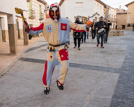 Las fiestas de Las Candelas de Abarcón llegan a su ecuador con la botarga como protagonista 1 Las fiestas de Las Candelas de Abarcón llegan a su ecuador con la botarga como protagonista