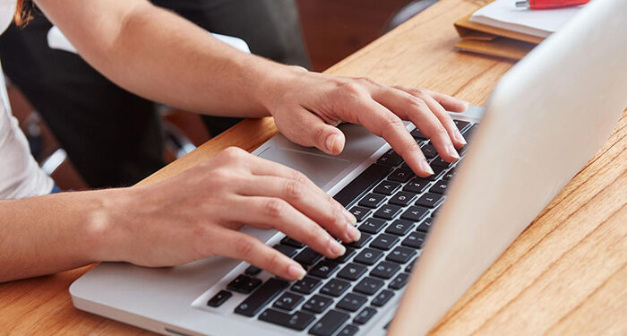Medio centenar de docentes participarán desde este lunes en el curso ‘Mujeres y humanidades en el aula: ellas hicieron historia y los manuales las olvidaron’ 1 Medio centenar de docentes participarán desde este lunes en el curso ‘Mujeres y humanidades en el aula ellas hicieron historia y los manuales las olvidaron’