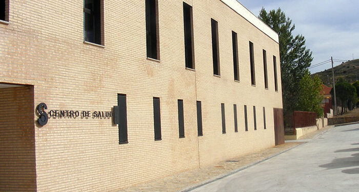 Trasladadas dos chicas de 15 y 14 años al centro de salud tras un incendio en una vivienda de Sigüenza 1 Trasladadas dos chicas de 15 y 14 años al centro de salud tras un incendio en una vivienda de Sigüenza