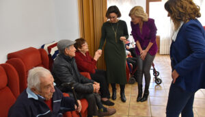 Ya son doce las viviendas de mayores de la provincia de Cuenca que disponen de servicio de atención nocturna, tras la incorporación de San Lorenzo de la Parrilla