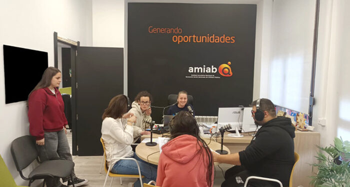 Amiab pone en marcha el podcast ‘Nadie se queda atrás’ como espacio inclusivo para compartir diferentes opiniones 1 Amiab pone en marcha el podcast ‘Nadie se queda atrás’ como espacio inclusivo para compartir diferentes opiniones