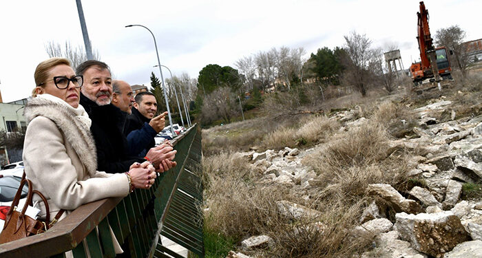 Arrancan las obras de los aparcamientos del Plan XCuenca en los terrenos de Adif de la capital que estarán listos en verano 1 Arrancan las obras de los aparcamientos del Plan XCuenca en los terrenos de Adif de la capital que estarán listos en verano