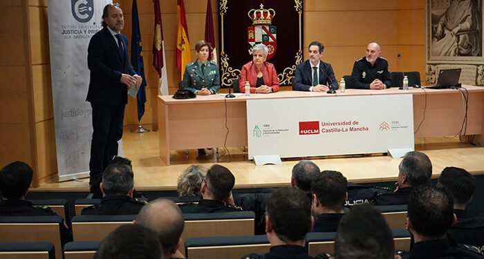 Comienza la III Aula de Formación Permanente de la Cátedra Justicia y Prisión 1 Comienza la III Aula de Formación Permanente de la Cátedra Justicia y Prisión