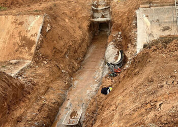 Ejecutada una importante reparación de un colector principal de Cabanillas, bajo el Canal del Henares