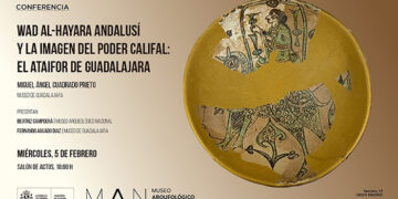 El Ataifor de Guadalajara llega al Museo Arqueológico Nacional de la mano del Miguel Ángel Cuadrado