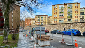 El Ayuntamiento de Cuenca avanza con el Plan de Mantenimiento Urbano con el arreglo de baldosado en Eras del Tío Cañamón