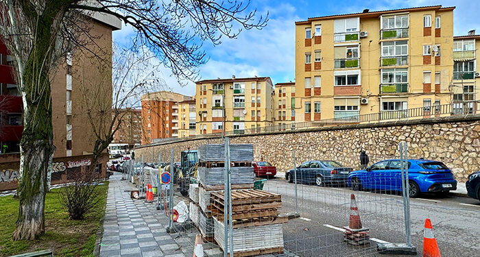 El Ayuntamiento de Cuenca avanza con el Plan de Mantenimiento Urbano con el arreglo de baldosado en Eras del Tío Cañamón 1 El Ayuntamiento de Cuenca avanza con el Plan de Mantenimiento Urbano con el arreglo de baldosado en Eras del Tío Cañamón