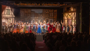 El Grupo de Teatro Salesianos estrena por todo lo alto el musical La Bella y la Bestia