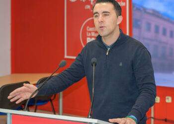 El PSOE denuncia que Guarinos “miente y crea un bulo” sobre el canon del agua “para tapar su expolio en los bolsillos de los vecinos y vecinas” El PSOE denuncia que Guarinos “miente y crea un bulo” sobre el canon del agua “para tapar su expolio en los bolsillos de los vecinos y vecinas”