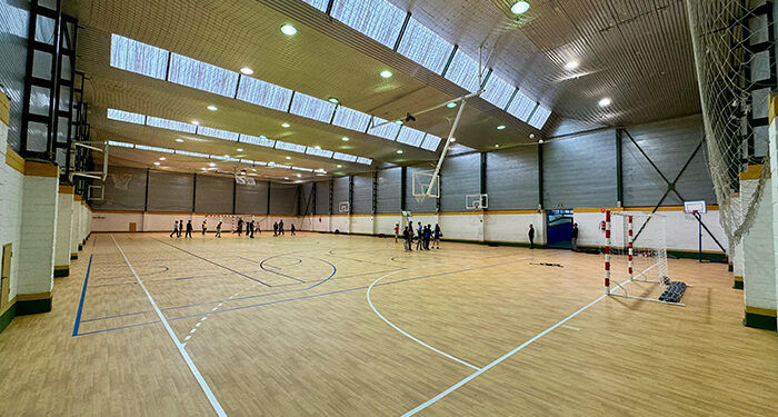 El polideportivo Fuente del Oro estrena su nuevo pavimento y juegos de porterías