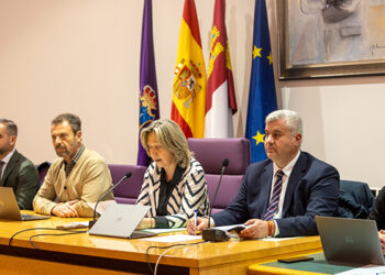 Guarinos reafirma el compromiso con la defensa de los derechos de las mujeres y pide unidad en una causa que no es patrimonio de nadie