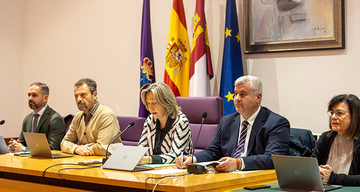 Guarinos reafirma el compromiso con la defensa de los derechos de las mujeres y pide unidad en una causa que no es patrimonio de nadie