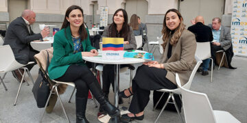 Impulsa Guadalajara mantiene reuniones con representantes de distintos países en Imex Madrid 2025