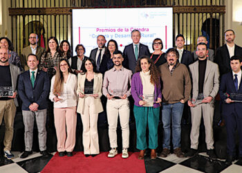 La Cátedra Fundación Eurocaja Rural-UCLM distingue a los mejores TFG y TFM de 2024 y entrega los 'Premios Cultura, Patrimonio e Innovación en el Medio Rural' 3 La Cátedra Fundación Eurocaja Rural-UCLM distingue a los mejores TFG y TFM de 2024 y entrega los 'Premios Cultura, Patrimonio e Innovación en el Medio Rural'