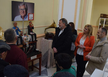 La Diputación de Cuenca acoge hasta final de mes la exposición ‘Toca la radio’ con 50 piezas que recorren el último siglo de su historia