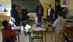 La Diputación de Cuenca invierte 14.000 euros en el colegio de La Almarcha para instalar canastas, porterías y un rocódromo