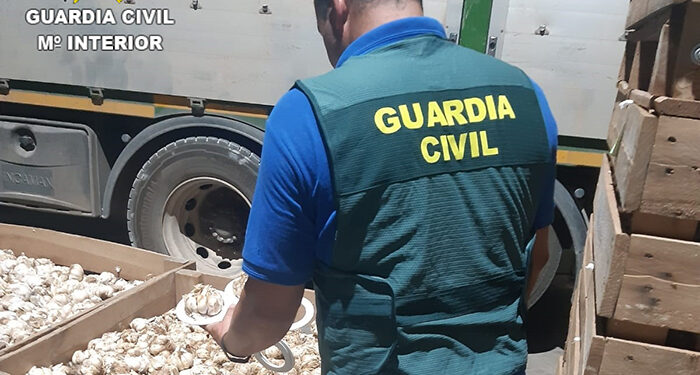 La Guardia Civil de Cuenca esclarece una importante estafa en la compra de ajos en Las Pedroñeras